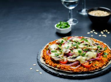 Pizza met zoete aardappelkorst